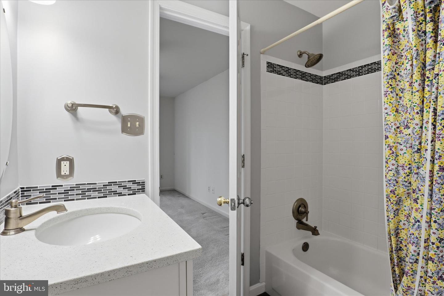 9111 WOOD SPICE LN, LORTON, Virginia 22079, 4 Bedrooms Bedrooms, ,4 BathroomsBathrooms,Residential,For sale,9111 WOOD SPICE LN,VAFX2280952 MLS # VAFX2280952