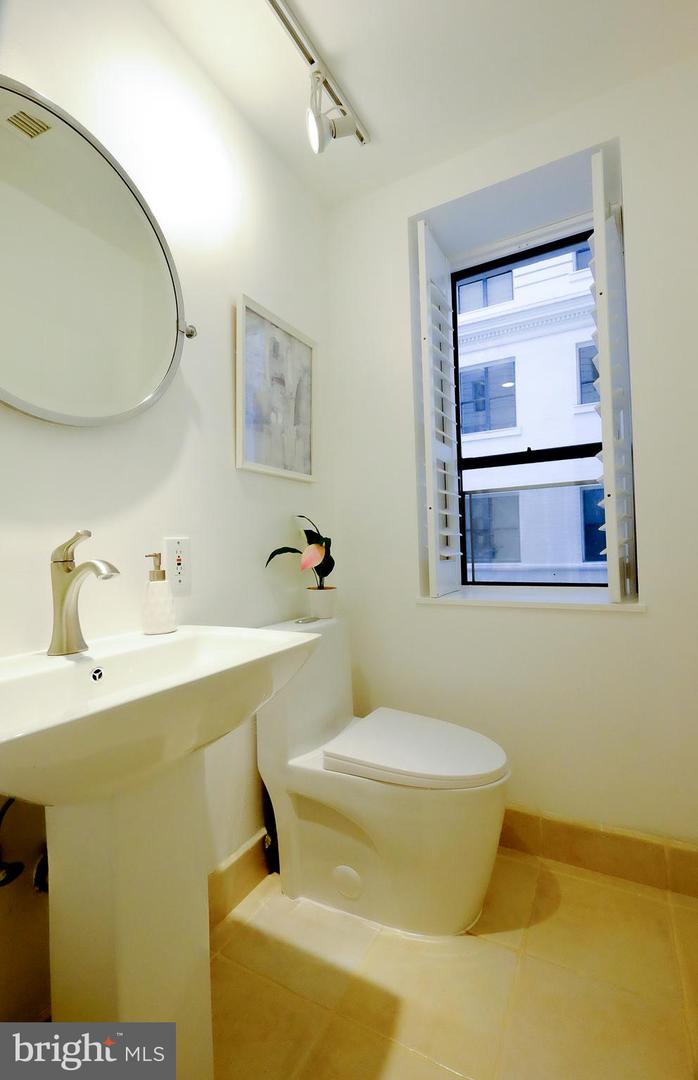 2123 NW CALIFORNIA ST NW #B7, WASHINGTON, District Of Columbia 20008, 1 Bedroom Bedrooms, 3 Rooms Rooms,1 BathroomBathrooms,Residential,For sale,2123 NW CALIFORNIA ST NW #B7,DCDC2233774 MLS # DCDC2233774