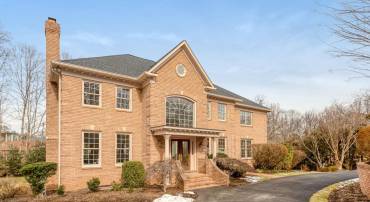 1008 JARVIS CT, MCLEAN, Virginia 22101, 6 Bedrooms Bedrooms, ,5 BathroomsBathrooms,Residential,For sale,1008 JARVIS CT,VAFX2283132 MLS # VAFX2283132