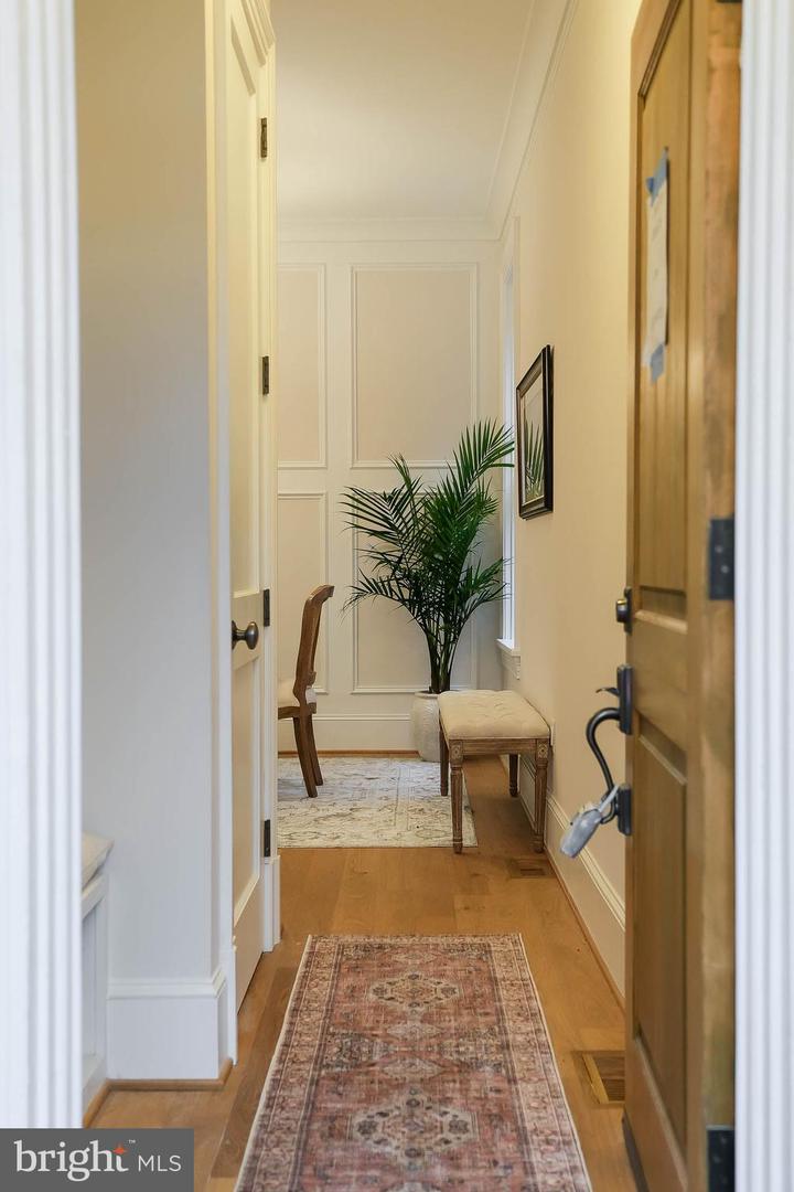 207 S ALFRED ST S, ALEXANDRIA, Virginia 22314, ,Residential,For sale,207 S ALFRED ST S,VAAX2052752 MLS # VAAX2052752