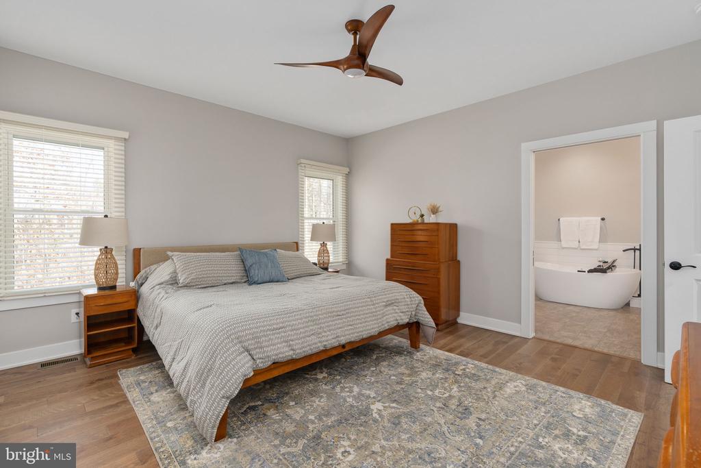 261 WASHINGTON ST, LOCUST GROVE, Virginia 22508, 4 Bedrooms Bedrooms, ,3 BathroomsBathrooms,Residential,261 WASHINGTON ST,VAOR2013410 MLS # VAOR2013410