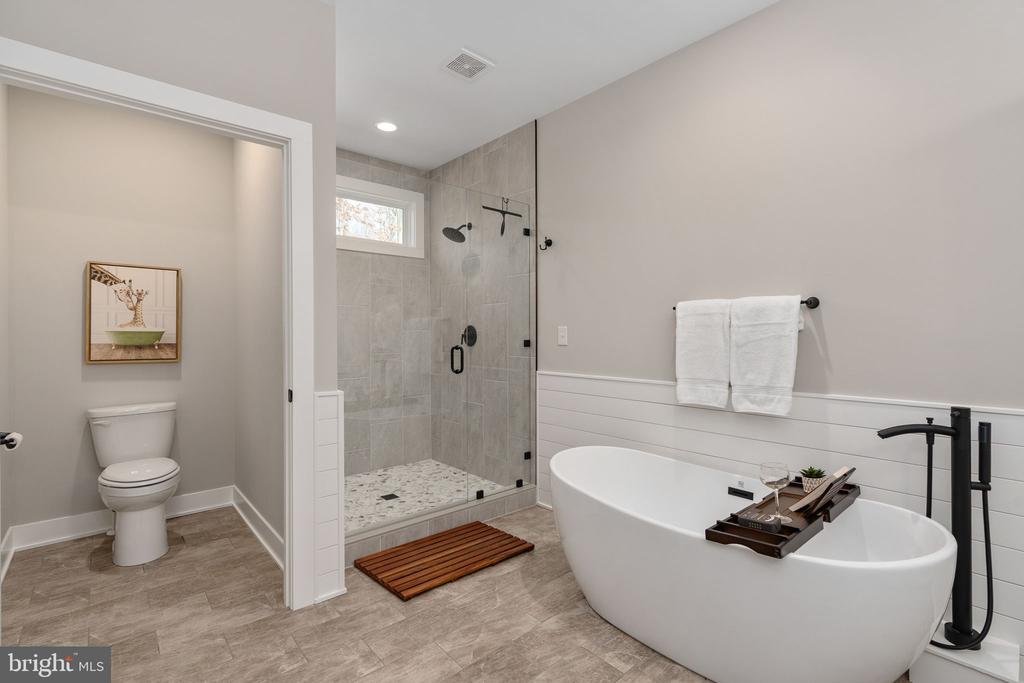 261 WASHINGTON ST, LOCUST GROVE, Virginia 22508, 4 Bedrooms Bedrooms, ,3 BathroomsBathrooms,Residential,261 WASHINGTON ST,VAOR2013410 MLS # VAOR2013410