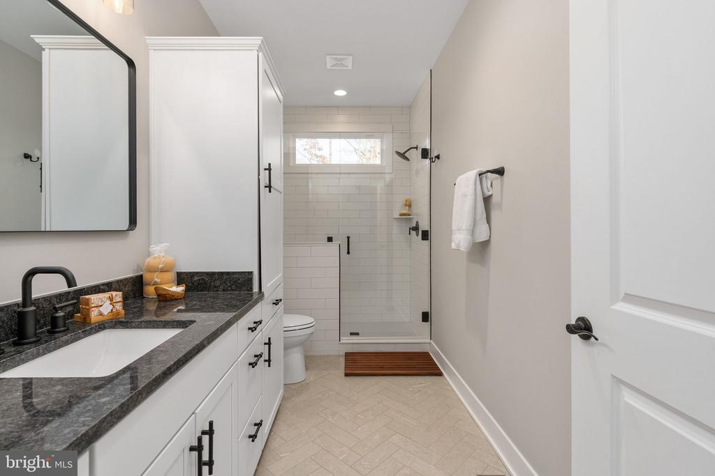 261 WASHINGTON ST, LOCUST GROVE, Virginia 22508, 4 Bedrooms Bedrooms, ,3 BathroomsBathrooms,Residential,261 WASHINGTON ST,VAOR2013410 MLS # VAOR2013410