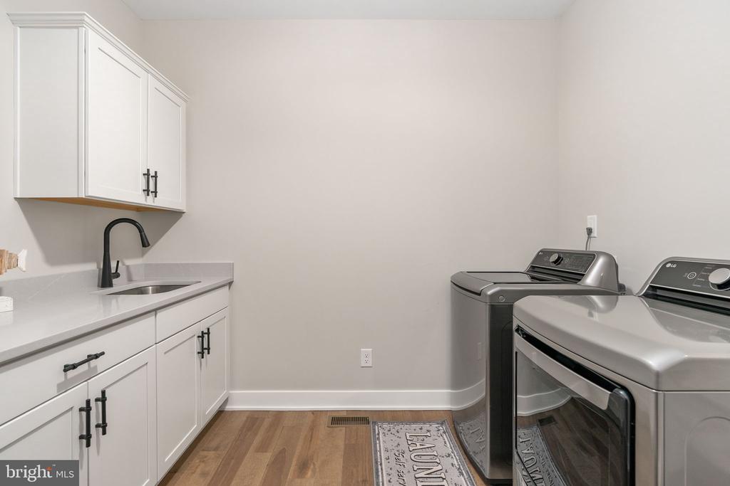 261 WASHINGTON ST, LOCUST GROVE, Virginia 22508, 4 Bedrooms Bedrooms, ,3 BathroomsBathrooms,Residential,261 WASHINGTON ST,VAOR2013410 MLS # VAOR2013410