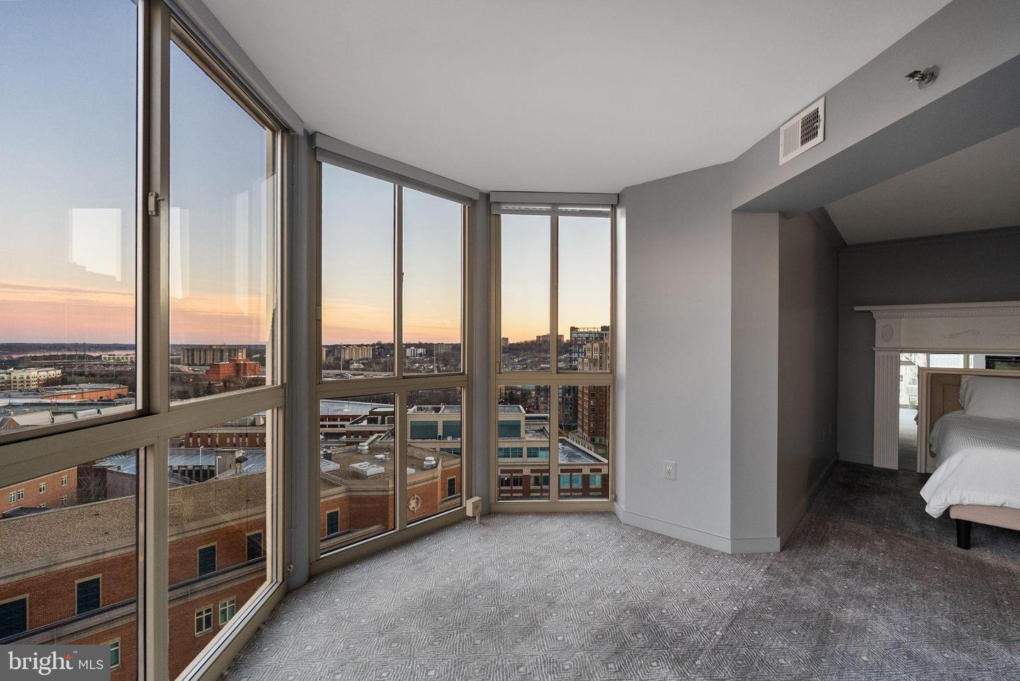 2181 JAMIESON AVE #1605, ALEXANDRIA, Virginia 22314, 3 Bedrooms Bedrooms, 6 Rooms Rooms,2 BathroomsBathrooms,Residential,For sale,2181 JAMIESON AVE #1605,VAAX2052828 MLS # VAAX2052828