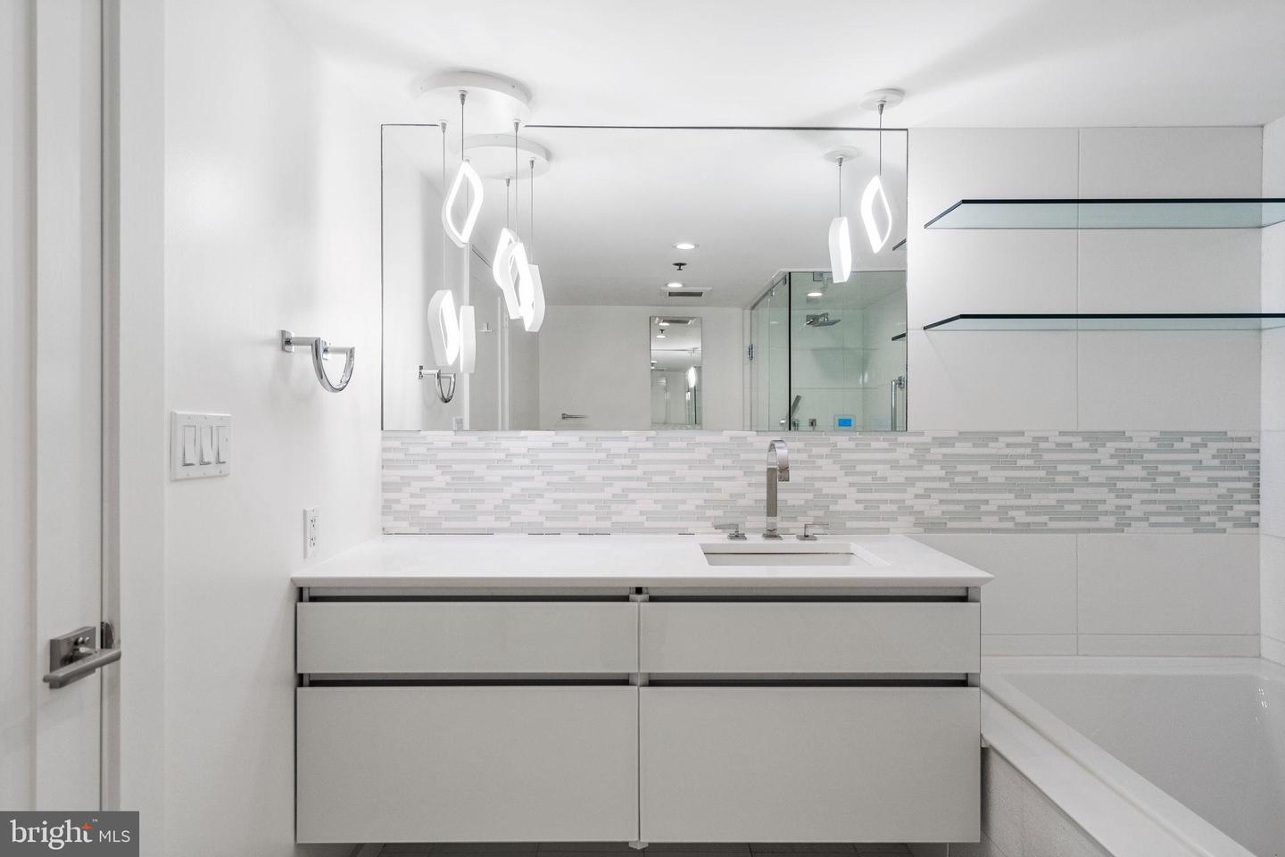 2181 JAMIESON AVE #1605, ALEXANDRIA, Virginia 22314, 3 Bedrooms Bedrooms, 6 Rooms Rooms,2 BathroomsBathrooms,Residential,For sale,2181 JAMIESON AVE #1605,VAAX2052828 MLS # VAAX2052828