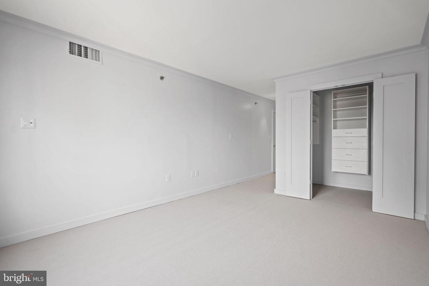 2181 JAMIESON AVE #1605, ALEXANDRIA, Virginia 22314, 3 Bedrooms Bedrooms, 6 Rooms Rooms,2 BathroomsBathrooms,Residential,For sale,2181 JAMIESON AVE #1605,VAAX2052828 MLS # VAAX2052828