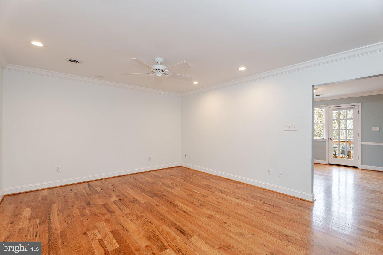 121 SPIKER LN, STRASBURG, Virginia 22657, 4 Bedrooms Bedrooms, 16 Rooms Rooms,2 BathroomsBathrooms,Residential,For sale,121 SPIKER LN,VASH2013344 MLS # VASH2013344