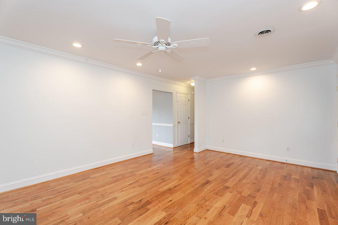 121 SPIKER LN, STRASBURG, Virginia 22657, 4 Bedrooms Bedrooms, 16 Rooms Rooms,2 BathroomsBathrooms,Residential,For sale,121 SPIKER LN,VASH2013344 MLS # VASH2013344