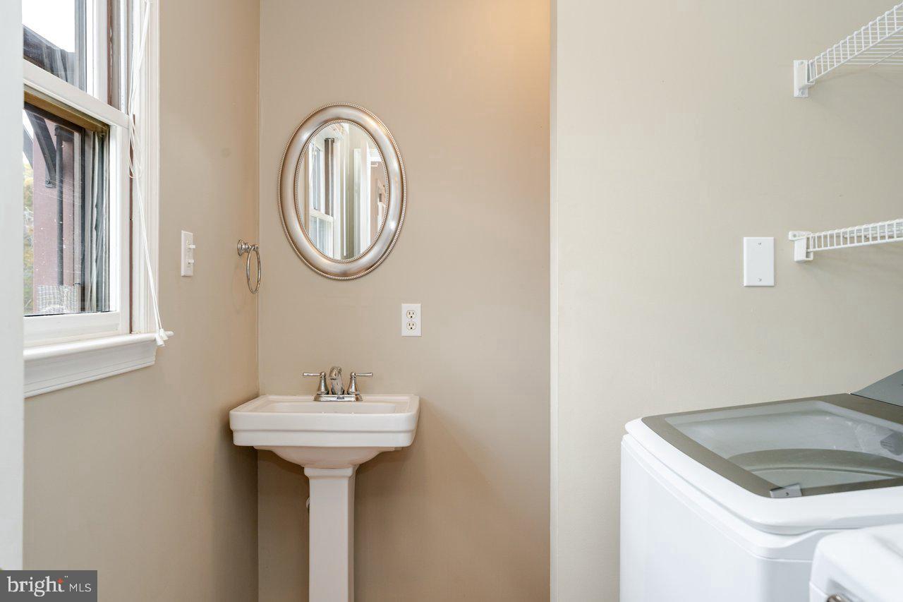 121 SPIKER LN, STRASBURG, Virginia 22657, 4 Bedrooms Bedrooms, 16 Rooms Rooms,2 BathroomsBathrooms,Residential,For sale,121 SPIKER LN,VASH2013344 MLS # VASH2013344