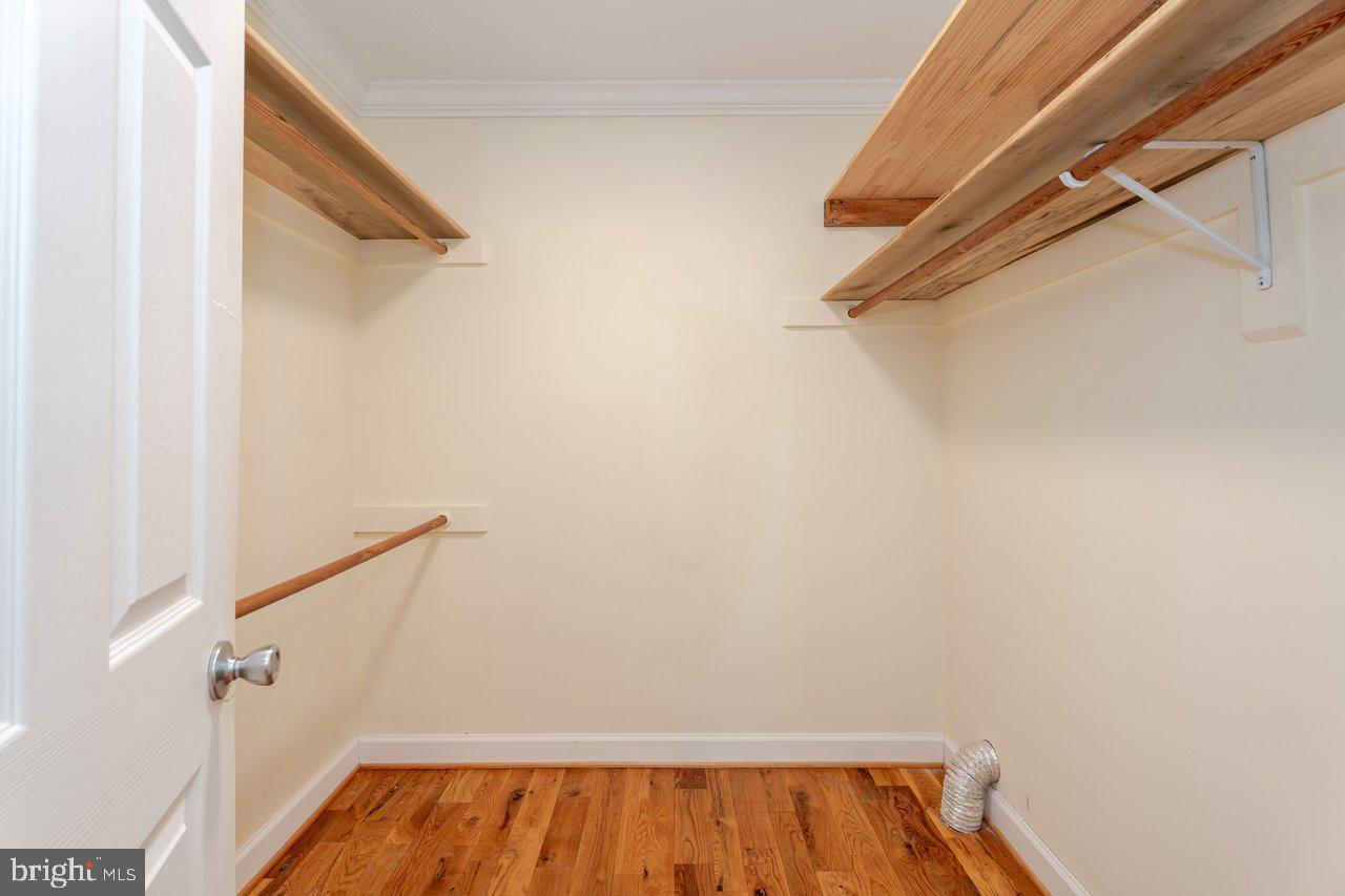 121 SPIKER LN, STRASBURG, Virginia 22657, 4 Bedrooms Bedrooms, 16 Rooms Rooms,2 BathroomsBathrooms,Residential,For sale,121 SPIKER LN,VASH2013344 MLS # VASH2013344