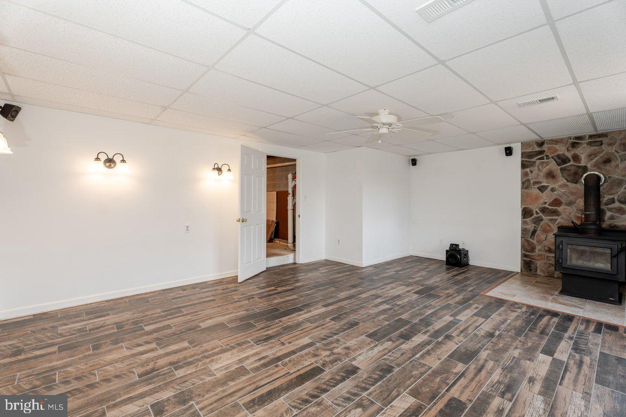 121 SPIKER LN, STRASBURG, Virginia 22657, 4 Bedrooms Bedrooms, 16 Rooms Rooms,2 BathroomsBathrooms,Residential,For sale,121 SPIKER LN,VASH2013344 MLS # VASH2013344