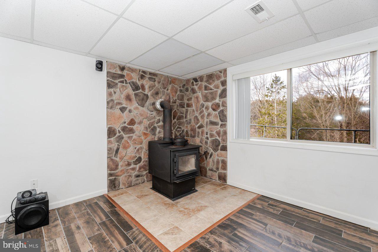 121 SPIKER LN, STRASBURG, Virginia 22657, 4 Bedrooms Bedrooms, 16 Rooms Rooms,2 BathroomsBathrooms,Residential,For sale,121 SPIKER LN,VASH2013344 MLS # VASH2013344