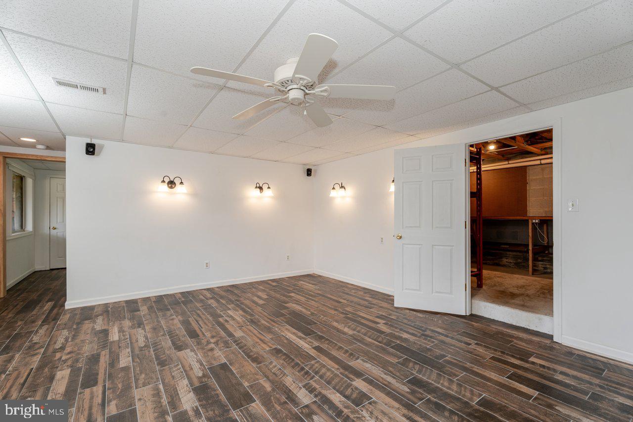 121 SPIKER LN, STRASBURG, Virginia 22657, 4 Bedrooms Bedrooms, 16 Rooms Rooms,2 BathroomsBathrooms,Residential,For sale,121 SPIKER LN,VASH2013344 MLS # VASH2013344