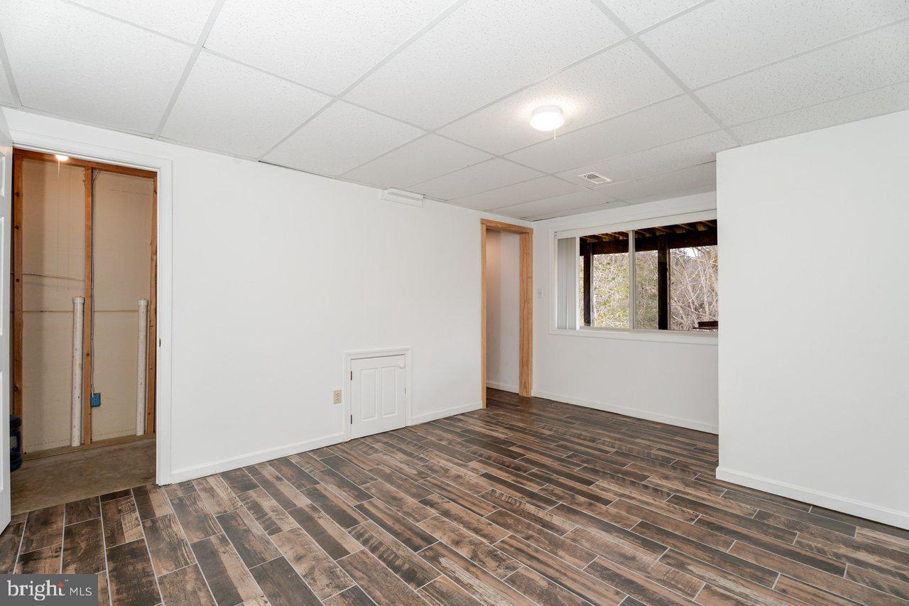 121 SPIKER LN, STRASBURG, Virginia 22657, 4 Bedrooms Bedrooms, 16 Rooms Rooms,2 BathroomsBathrooms,Residential,For sale,121 SPIKER LN,VASH2013344 MLS # VASH2013344