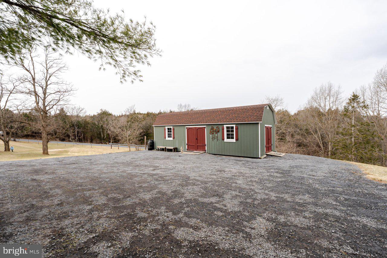 121 SPIKER LN, STRASBURG, Virginia 22657, 4 Bedrooms Bedrooms, 16 Rooms Rooms,2 BathroomsBathrooms,Residential,For sale,121 SPIKER LN,VASH2013344 MLS # VASH2013344