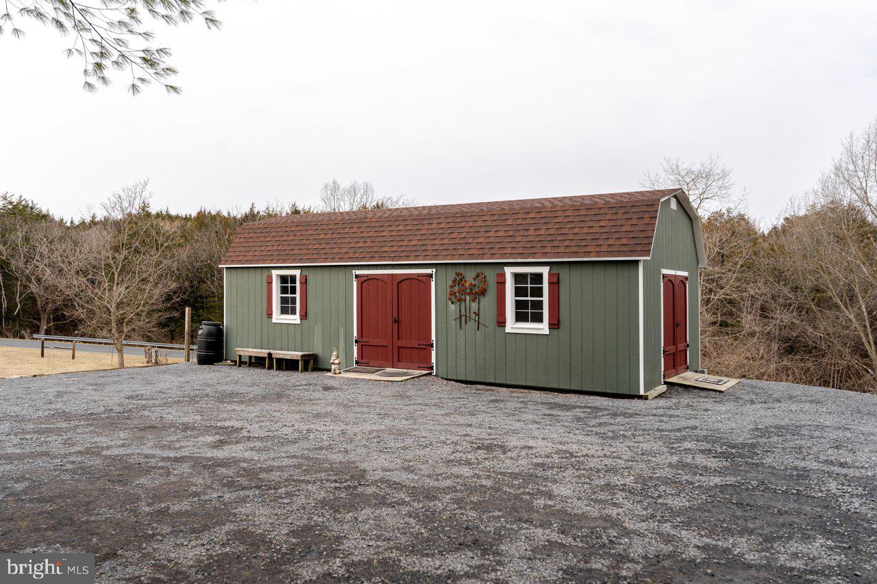 121 SPIKER LN, STRASBURG, Virginia 22657, 4 Bedrooms Bedrooms, 16 Rooms Rooms,2 BathroomsBathrooms,Residential,For sale,121 SPIKER LN,VASH2013344 MLS # VASH2013344