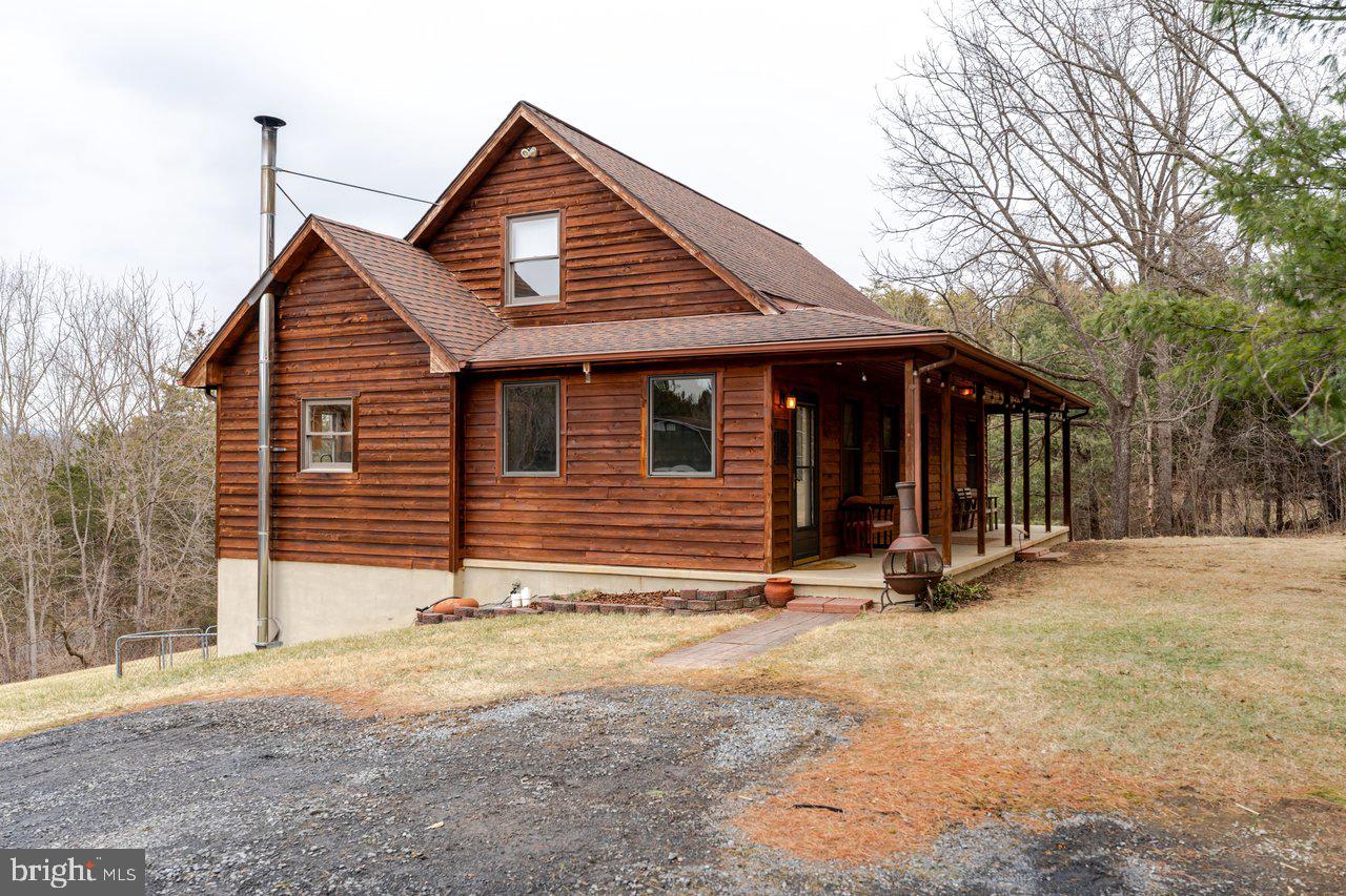 121 SPIKER LN, STRASBURG, Virginia 22657, 4 Bedrooms Bedrooms, 16 Rooms Rooms,2 BathroomsBathrooms,Residential,For sale,121 SPIKER LN,VASH2013344 MLS # VASH2013344