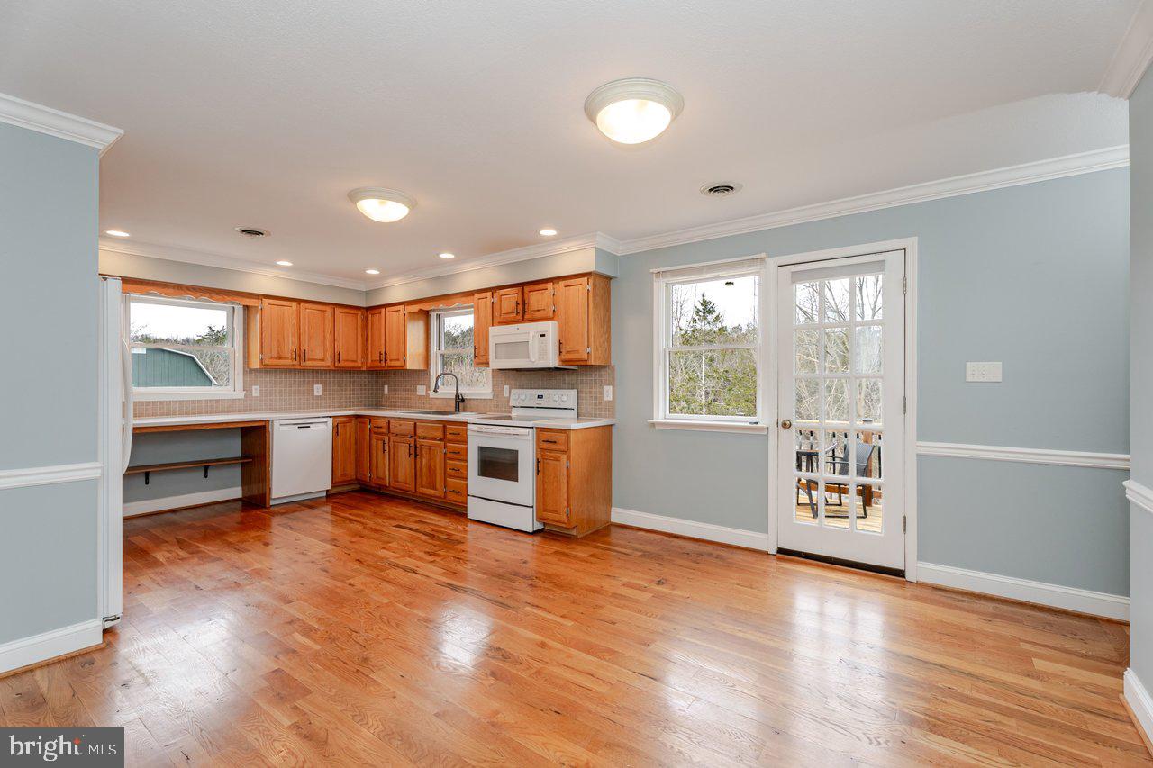 121 SPIKER LN, STRASBURG, Virginia 22657, 4 Bedrooms Bedrooms, 16 Rooms Rooms,2 BathroomsBathrooms,Residential,For sale,121 SPIKER LN,VASH2013344 MLS # VASH2013344