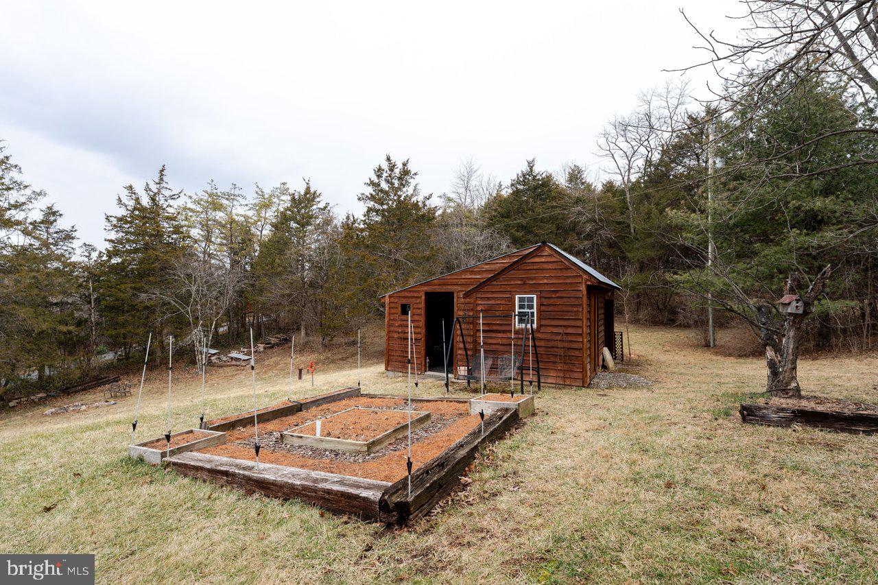 121 SPIKER LN, STRASBURG, Virginia 22657, 4 Bedrooms Bedrooms, 16 Rooms Rooms,2 BathroomsBathrooms,Residential,For sale,121 SPIKER LN,VASH2013344 MLS # VASH2013344