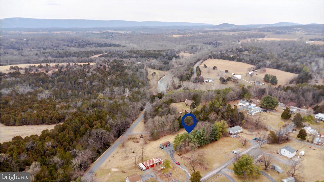 121 SPIKER LN, STRASBURG, Virginia 22657, 4 Bedrooms Bedrooms, 16 Rooms Rooms,2 BathroomsBathrooms,Residential,For sale,121 SPIKER LN,VASH2013344 MLS # VASH2013344