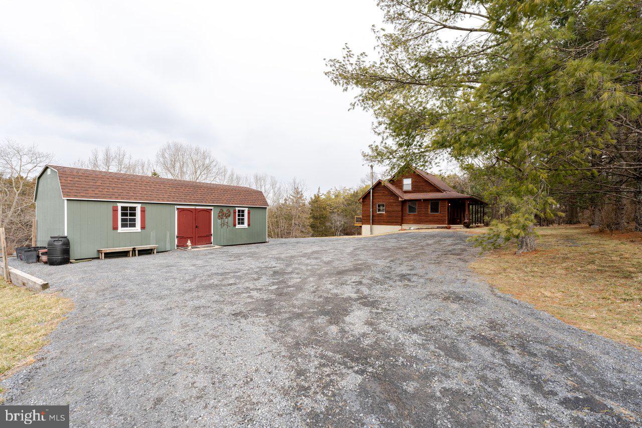 121 SPIKER LN, STRASBURG, Virginia 22657, 4 Bedrooms Bedrooms, 16 Rooms Rooms,2 BathroomsBathrooms,Residential,For sale,121 SPIKER LN,VASH2013344 MLS # VASH2013344