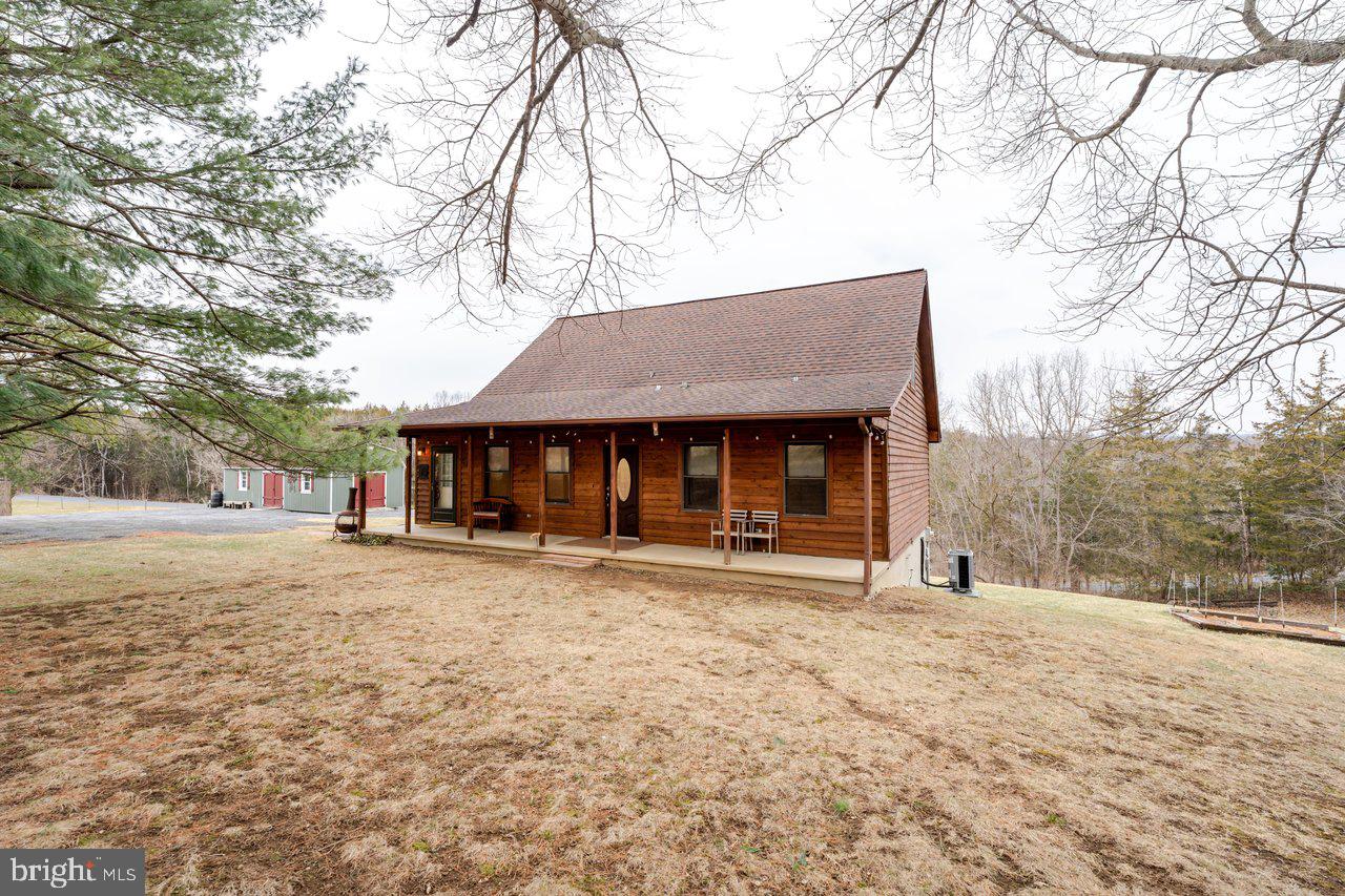 121 SPIKER LN, STRASBURG, Virginia 22657, 4 Bedrooms Bedrooms, 16 Rooms Rooms,2 BathroomsBathrooms,Residential,For sale,121 SPIKER LN,VASH2013344 MLS # VASH2013344