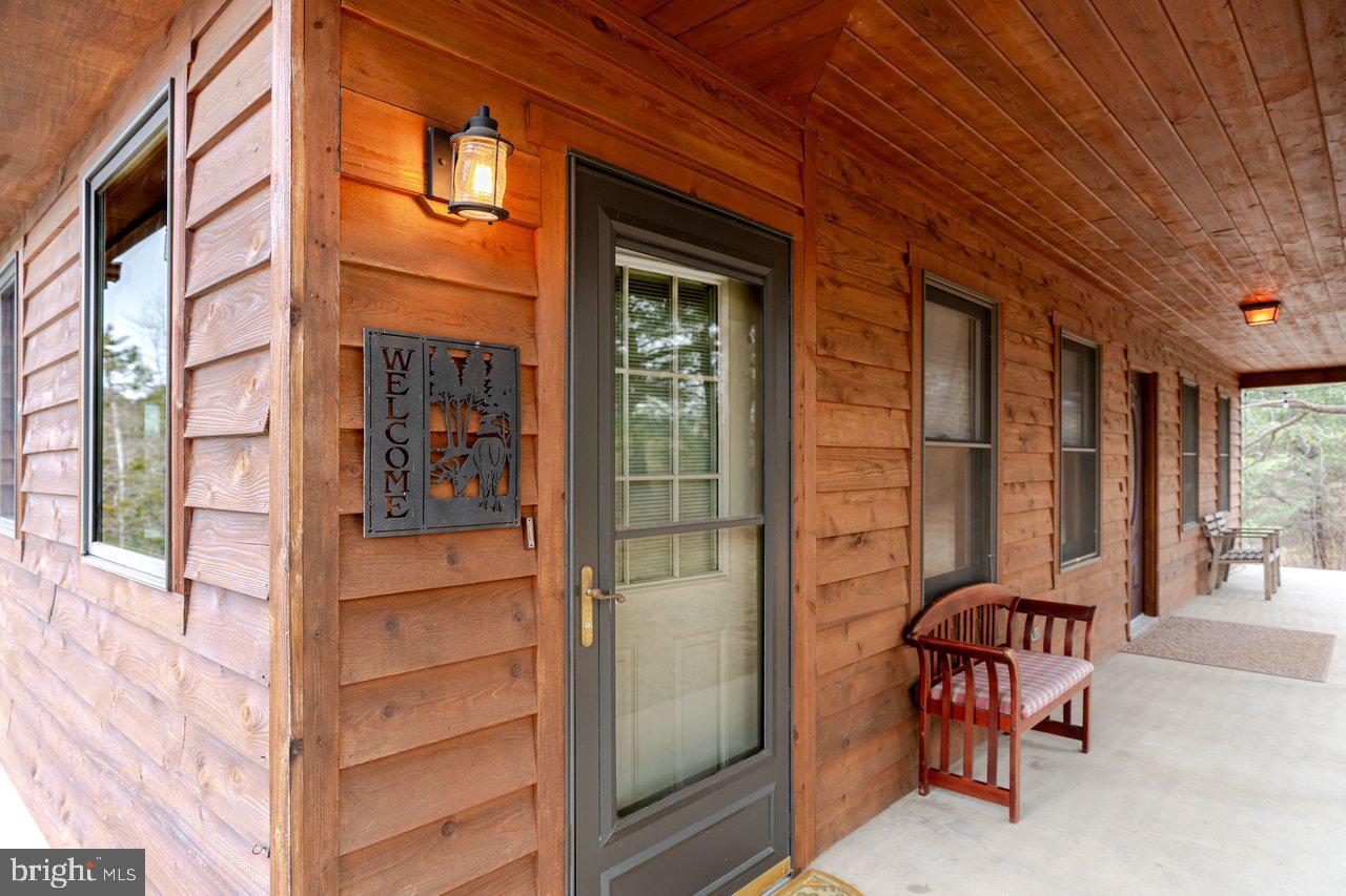 121 SPIKER LN, STRASBURG, Virginia 22657, 4 Bedrooms Bedrooms, 16 Rooms Rooms,2 BathroomsBathrooms,Residential,For sale,121 SPIKER LN,VASH2013344 MLS # VASH2013344