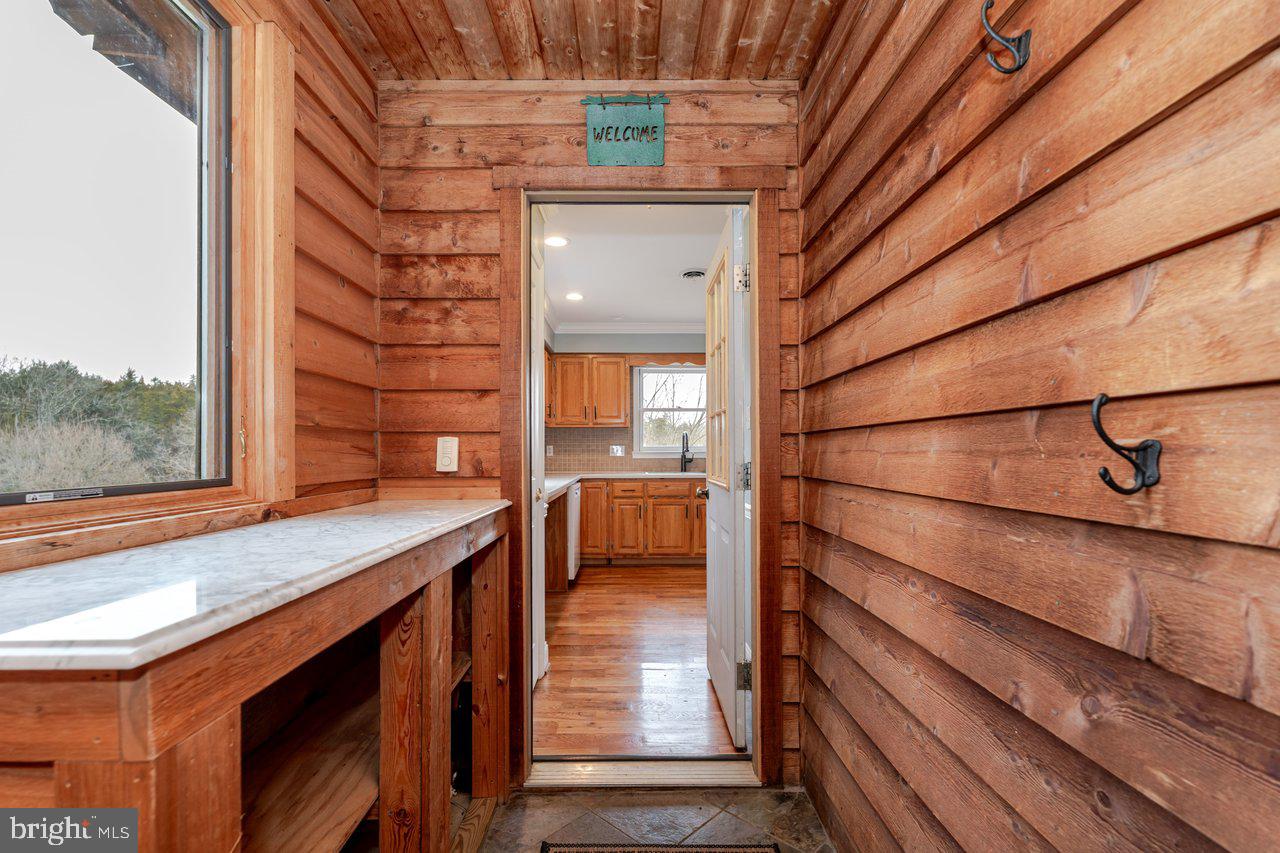 121 SPIKER LN, STRASBURG, Virginia 22657, 4 Bedrooms Bedrooms, 16 Rooms Rooms,2 BathroomsBathrooms,Residential,For sale,121 SPIKER LN,VASH2013344 MLS # VASH2013344