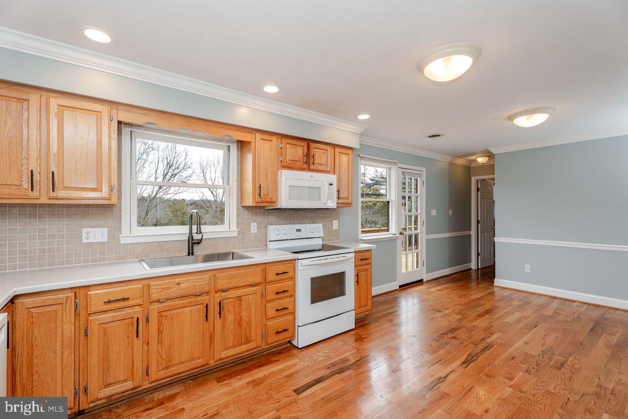 121 SPIKER LN, STRASBURG, Virginia 22657, 4 Bedrooms Bedrooms, 16 Rooms Rooms,2 BathroomsBathrooms,Residential,For sale,121 SPIKER LN,VASH2013344 MLS # VASH2013344