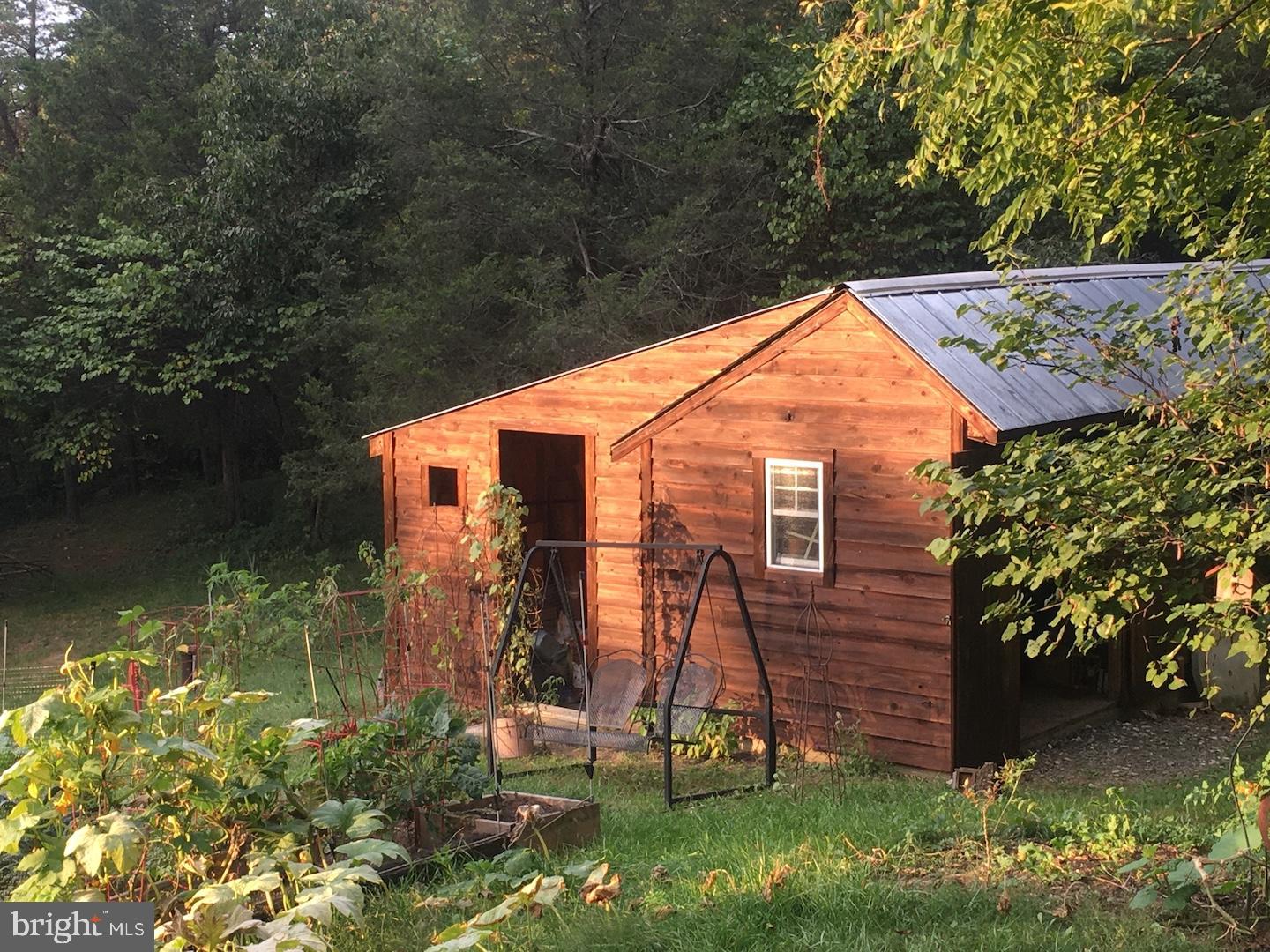 121 SPIKER LN, STRASBURG, Virginia 22657, 4 Bedrooms Bedrooms, 16 Rooms Rooms,2 BathroomsBathrooms,Residential,For sale,121 SPIKER LN,VASH2013344 MLS # VASH2013344