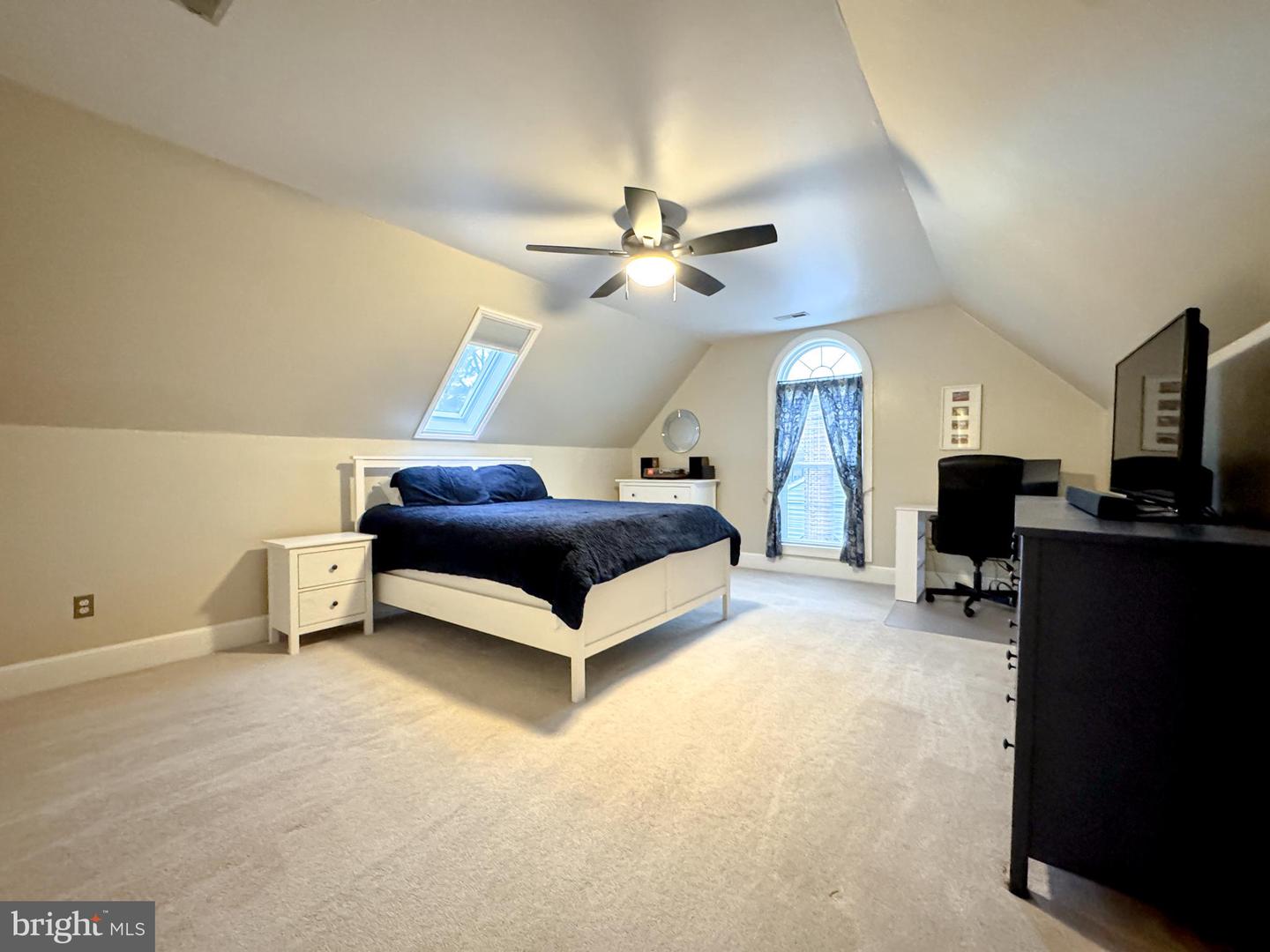 6114 N WILLOW POND DR, FREDERICKSBURG, Virginia 22407, 5 Bedrooms Bedrooms, ,2 BathroomsBathrooms,Residential,For sale,6114 N WILLOW POND DR,VASP2038554 MLS # VASP2038554