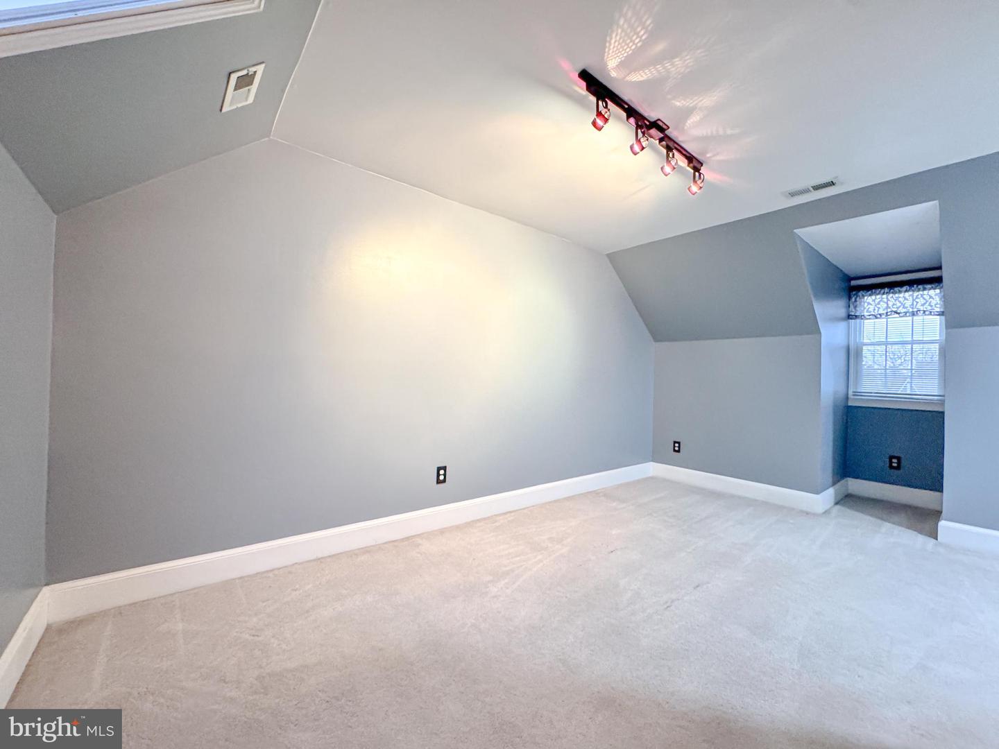 6114 N WILLOW POND DR, FREDERICKSBURG, Virginia 22407, 5 Bedrooms Bedrooms, ,2 BathroomsBathrooms,Residential,For sale,6114 N WILLOW POND DR,VASP2038554 MLS # VASP2038554