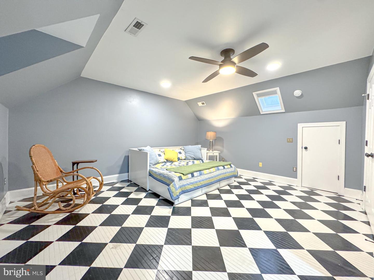 6114 N WILLOW POND DR, FREDERICKSBURG, Virginia 22407, 5 Bedrooms Bedrooms, ,2 BathroomsBathrooms,Residential,For sale,6114 N WILLOW POND DR,VASP2038554 MLS # VASP2038554