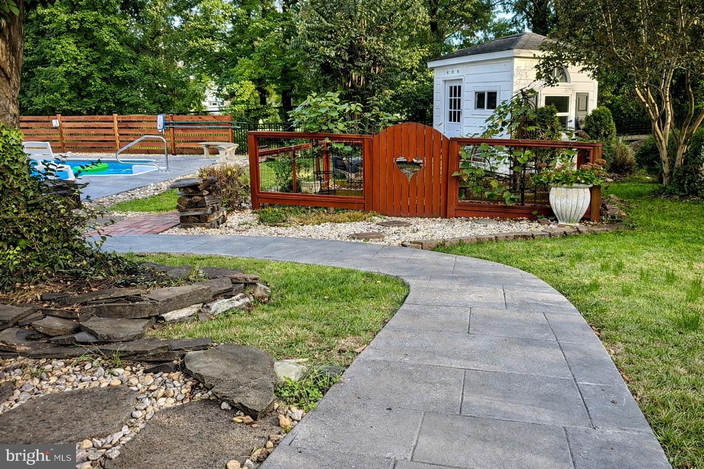 6114 N WILLOW POND DR, FREDERICKSBURG, Virginia 22407, 5 Bedrooms Bedrooms, ,2 BathroomsBathrooms,Residential,For sale,6114 N WILLOW POND DR,VASP2038554 MLS # VASP2038554