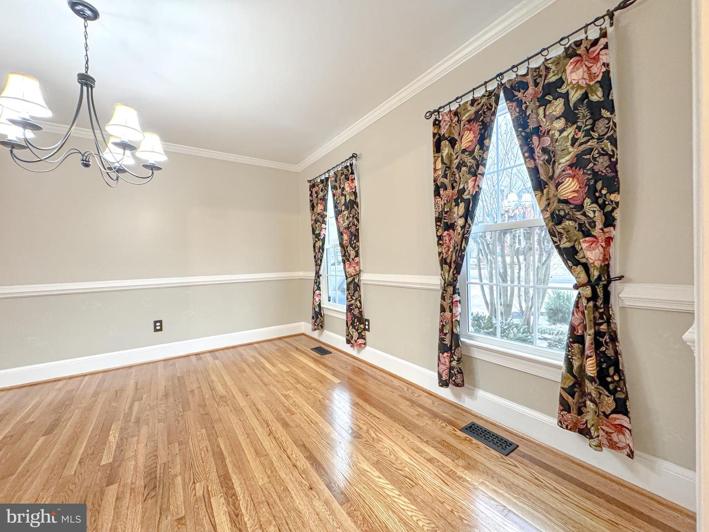 6114 N WILLOW POND DR, FREDERICKSBURG, Virginia 22407, 5 Bedrooms Bedrooms, ,2 BathroomsBathrooms,Residential,For sale,6114 N WILLOW POND DR,VASP2038554 MLS # VASP2038554