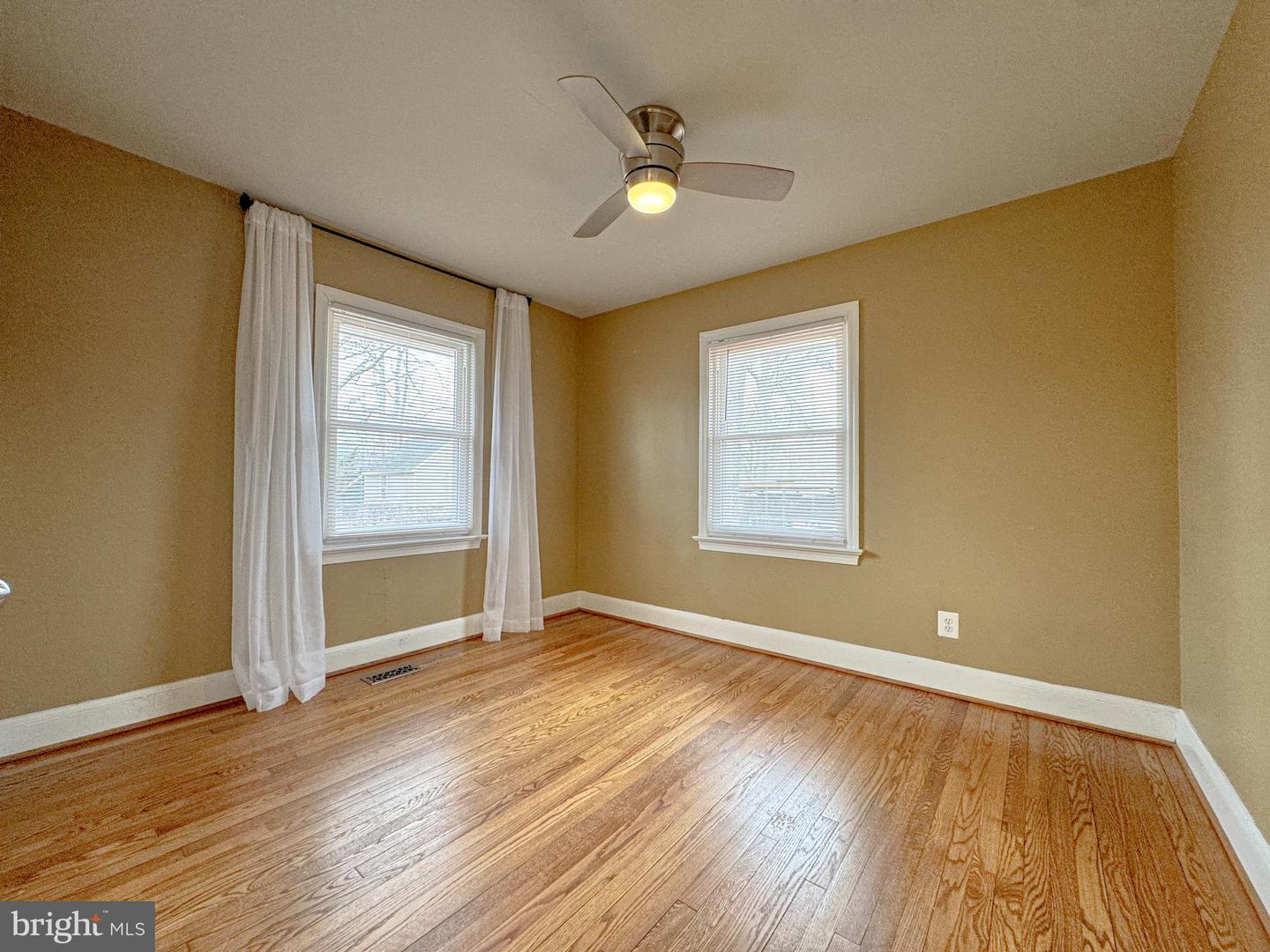 10 BLAIR RD, FREDERICKSBURG, Virginia 22405, 3 Bedrooms Bedrooms, ,1 BathroomBathrooms,Residential,For sale,10 BLAIR RD,VAST2045168 MLS # VAST2045168