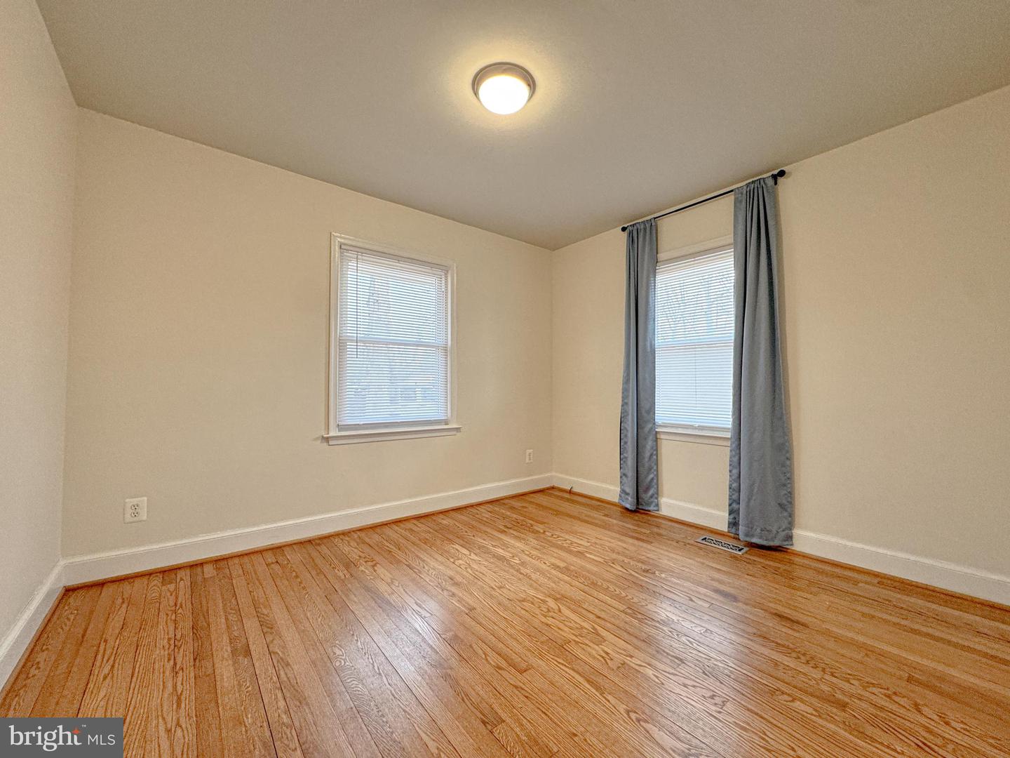 10 BLAIR RD, FREDERICKSBURG, Virginia 22405, 3 Bedrooms Bedrooms, ,1 BathroomBathrooms,Residential,For sale,10 BLAIR RD,VAST2045168 MLS # VAST2045168