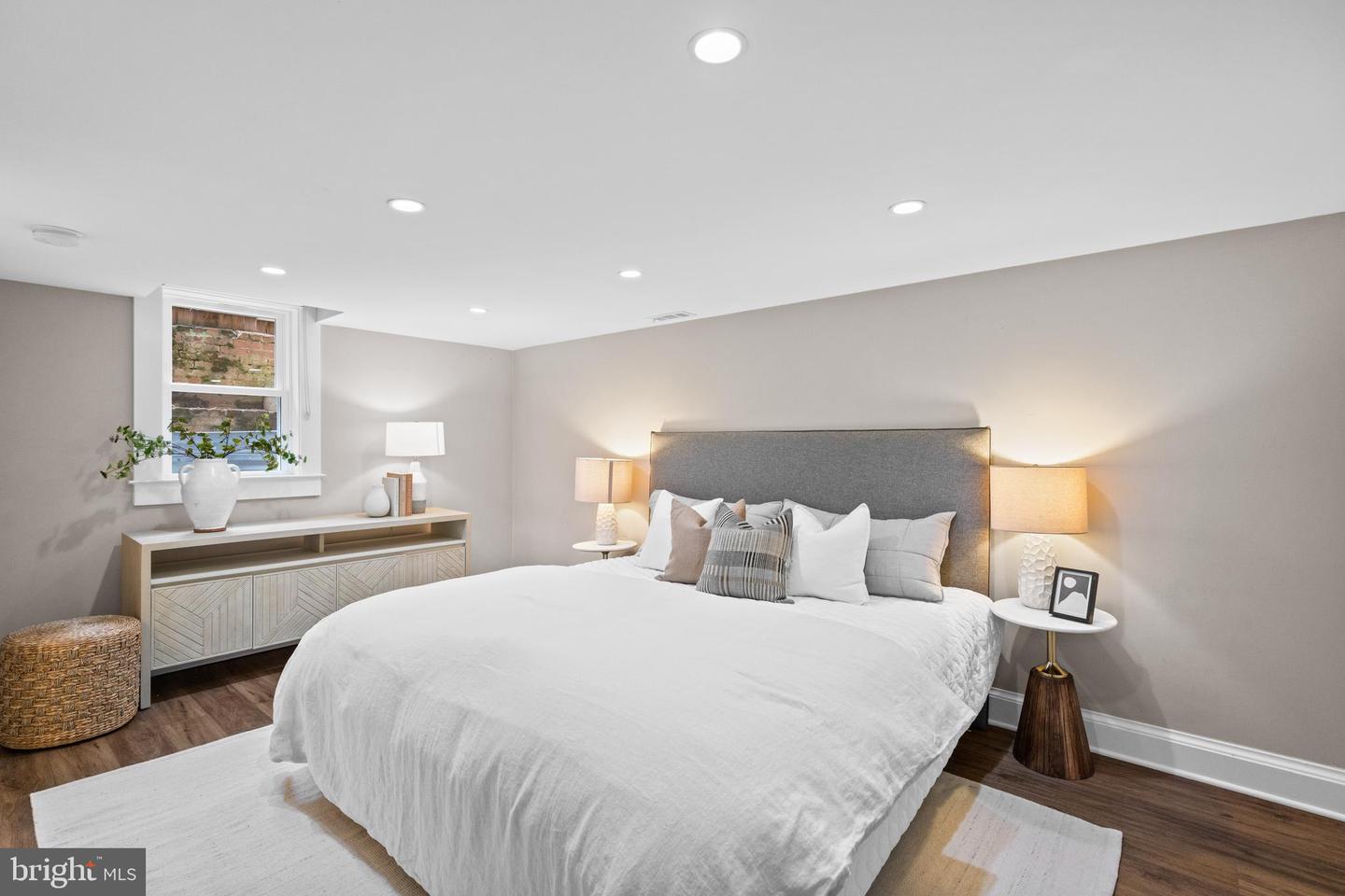 1726 17TH ST NW #B1, WASHINGTON, District Of Columbia 20009, 2 Bedrooms Bedrooms, ,2 BathroomsBathrooms,Residential,For sale,1726 17TH ST NW #B1,DCDC2241012 MLS # DCDC2241012