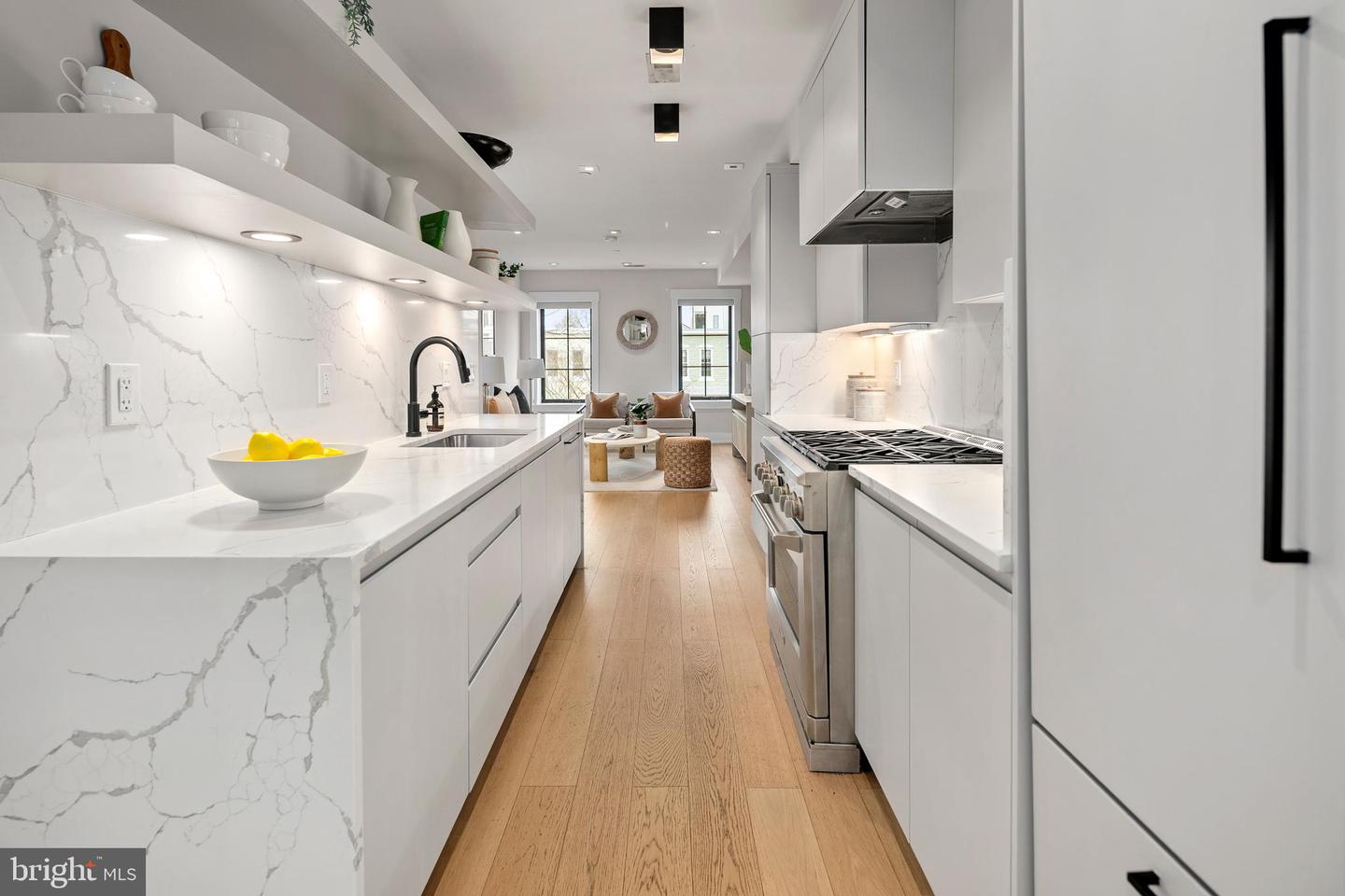 330 16TH ST SE #2, WASHINGTON, District Of Columbia 20003, 2 Bedrooms Bedrooms, ,2 BathroomsBathrooms,Residential,For sale,330 16TH ST SE #2,DCDC2241050 MLS # DCDC2241050