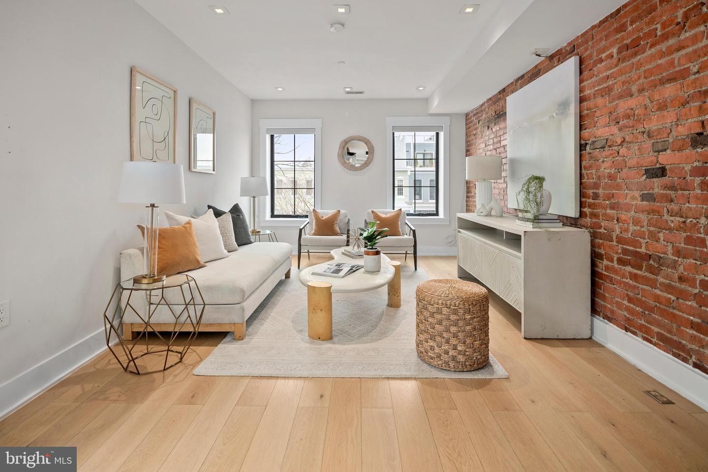 330 16TH ST SE #2, WASHINGTON, District Of Columbia 20003, 2 Bedrooms Bedrooms, ,2 BathroomsBathrooms,Residential,For sale,330 16TH ST SE #2,DCDC2241050 MLS # DCDC2241050