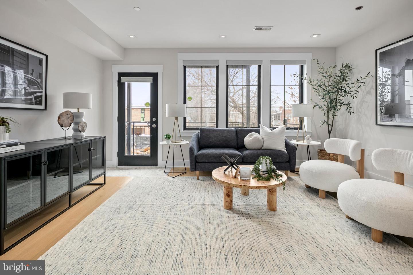 330 16TH ST SE #2, WASHINGTON, District Of Columbia 20003, 2 Bedrooms Bedrooms, ,2 BathroomsBathrooms,Residential,For sale,330 16TH ST SE #2,DCDC2241050 MLS # DCDC2241050