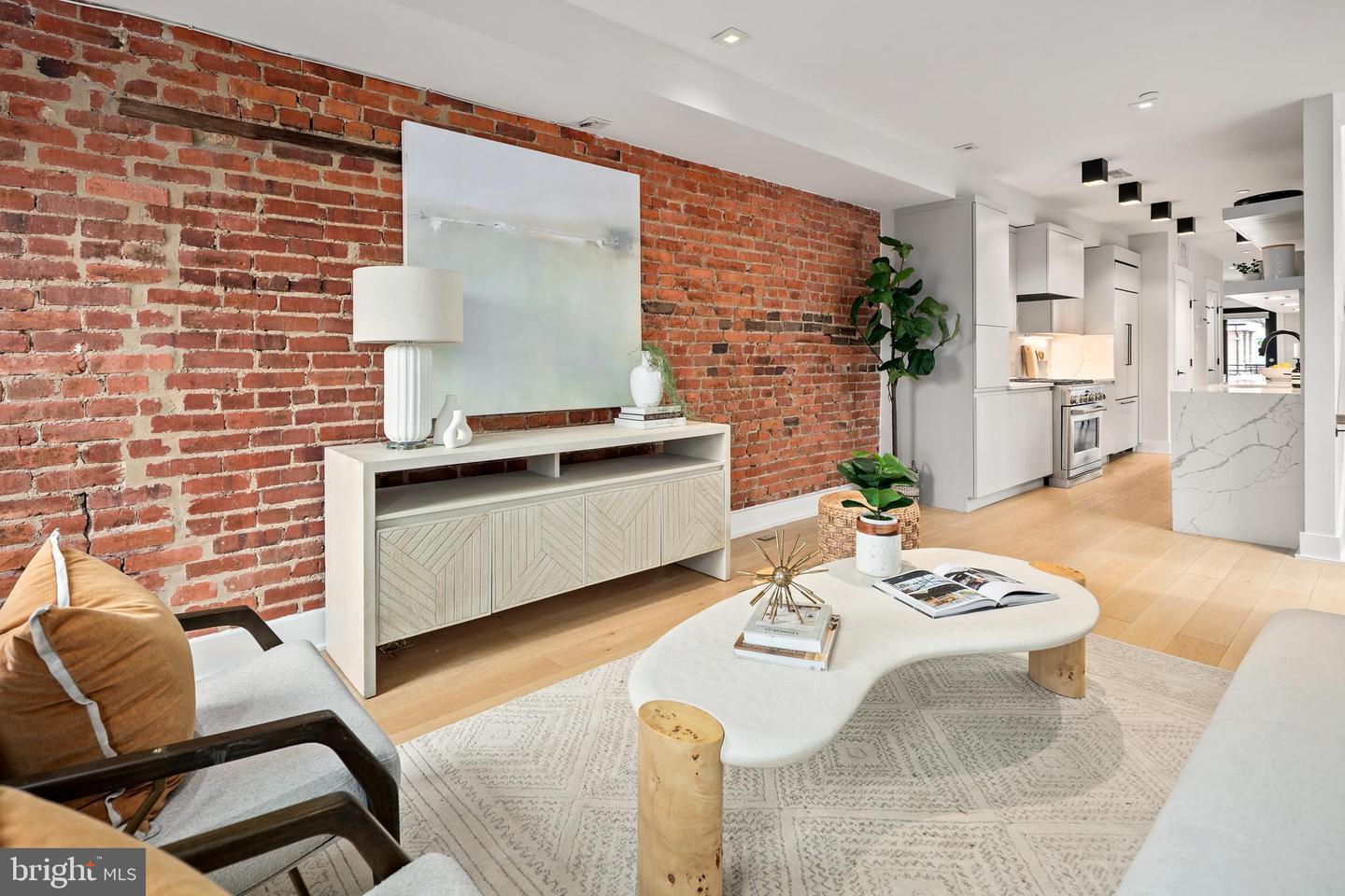 330 16TH ST SE #2, WASHINGTON, District Of Columbia 20003, 2 Bedrooms Bedrooms, ,2 BathroomsBathrooms,Residential,For sale,330 16TH ST SE #2,DCDC2241050 MLS # DCDC2241050