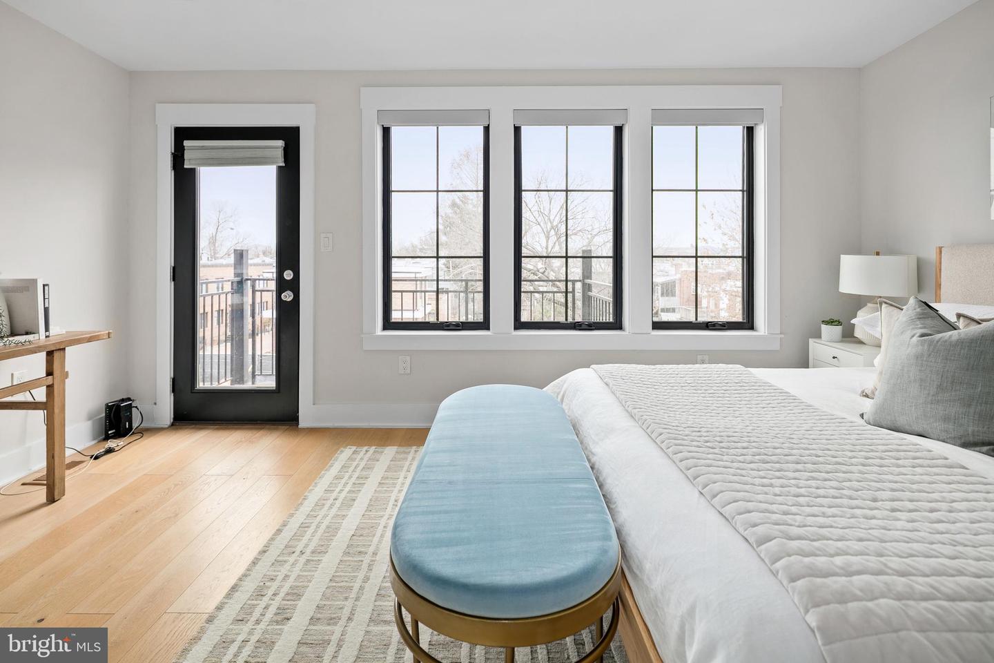 330 16TH ST SE #2, WASHINGTON, District Of Columbia 20003, 2 Bedrooms Bedrooms, ,2 BathroomsBathrooms,Residential,For sale,330 16TH ST SE #2,DCDC2241050 MLS # DCDC2241050