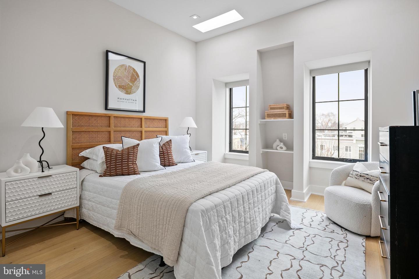 330 16TH ST SE #2, WASHINGTON, District Of Columbia 20003, 2 Bedrooms Bedrooms, ,2 BathroomsBathrooms,Residential,For sale,330 16TH ST SE #2,DCDC2241050 MLS # DCDC2241050