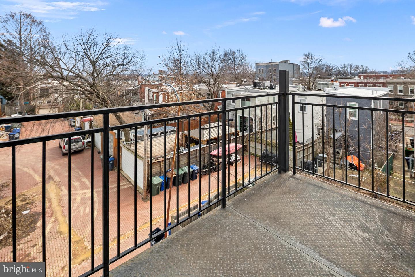 330 16TH ST SE #2, WASHINGTON, District Of Columbia 20003, 2 Bedrooms Bedrooms, ,2 BathroomsBathrooms,Residential,For sale,330 16TH ST SE #2,DCDC2241050 MLS # DCDC2241050