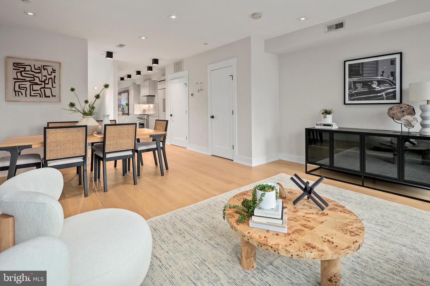 330 16TH ST SE #2, WASHINGTON, District Of Columbia 20003, 2 Bedrooms Bedrooms, ,2 BathroomsBathrooms,Residential,For sale,330 16TH ST SE #2,DCDC2241050 MLS # DCDC2241050