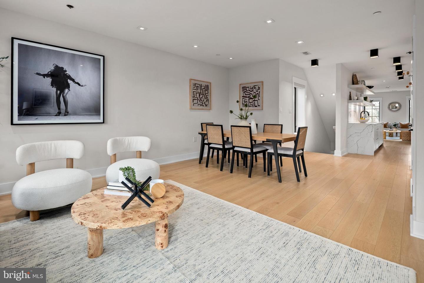 330 16TH ST SE #2, WASHINGTON, District Of Columbia 20003, 2 Bedrooms Bedrooms, ,2 BathroomsBathrooms,Residential,For sale,330 16TH ST SE #2,DCDC2241050 MLS # DCDC2241050