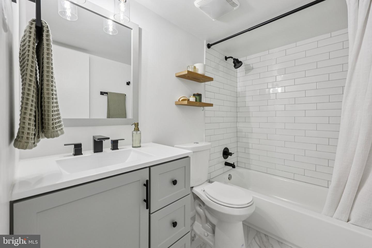 4807 KELLOGG DR, WOODBRIDGE, Virginia 22193, 4 Bedrooms Bedrooms, ,3 BathroomsBathrooms,Residential,For sale,4807 KELLOGG DR,VAPW2110636 MLS # VAPW2110636