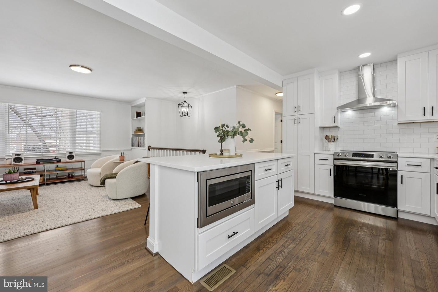 4807 KELLOGG DR, WOODBRIDGE, Virginia 22193, 4 Bedrooms Bedrooms, ,3 BathroomsBathrooms,Residential,For sale,4807 KELLOGG DR,VAPW2110636 MLS # VAPW2110636